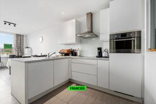 Ontdek dit gelijkvloers appartement op de Zeedijk in Middelkerke, ideaal gelegen vlak bij zee, winkels en het centrum. Dit appartement biedt...