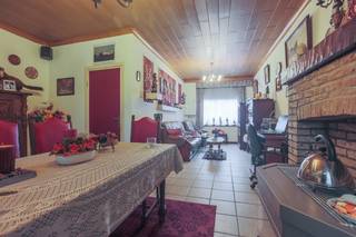 VERKOOP OP LIJFRENTE. Centraal gelegen woning met 2 slaapkamers en tuin.