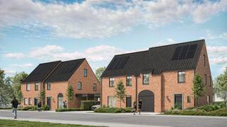 Nieuw te bouwen woning in de Groenstraat te Kuurne.<br /><br />Lot 4 is een perceel op 335 m² waar deze nieuw te bouwen woning komt. Een logische indeling, 7 meter breedte (huis) met carport is alvast voorzien.<br /><br />Inkom met apart toilet (+ wasbaktoilet), trap naar het verdiep en deur naar de leefruimte. Deze leefruimte heeft een grote zithoek met aansluitende eethoek en keuken, uitkijkend op de tuin.<br />Het verdiep bevat 3 echt ruime slaapkamers, apart toilet en grote badkamer. Een badkamer met ligbad en douche en dubbele wastafel.<br /><br />Een vaste trap brengt ons naar het zolderverdiep. Deze staat leeg en is vrij in te vullen. Wel is er een aparte ruimte voor de technieken, hier is er een dakvenster voorzien.<br /><br />PLUSPUNTEN:<br />+ 4 slaapkamers mogelijk<br />+ topligging<br />+ NIEUWBOUW