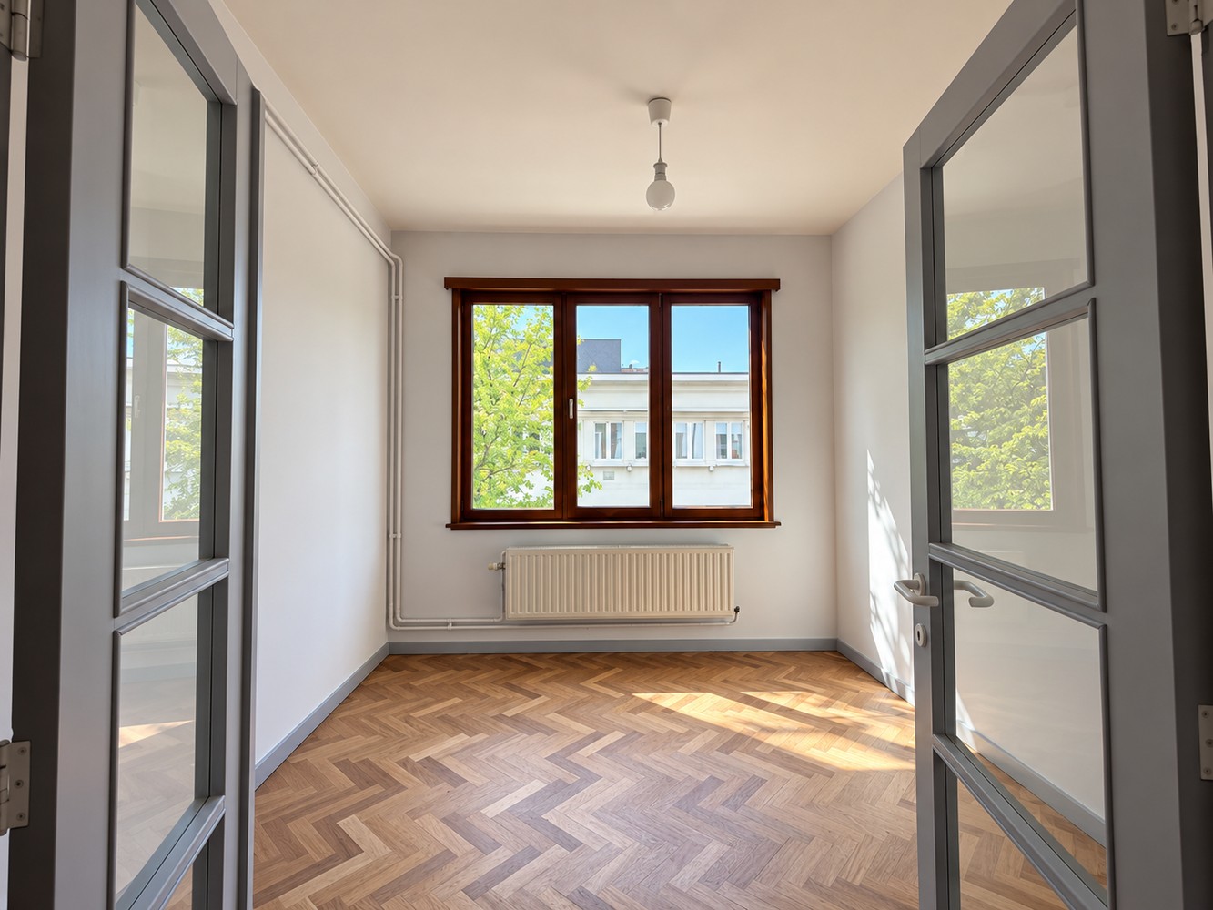 Appartement spacieux de 2 chambres avec espace bureau supplémentaire - photo 1