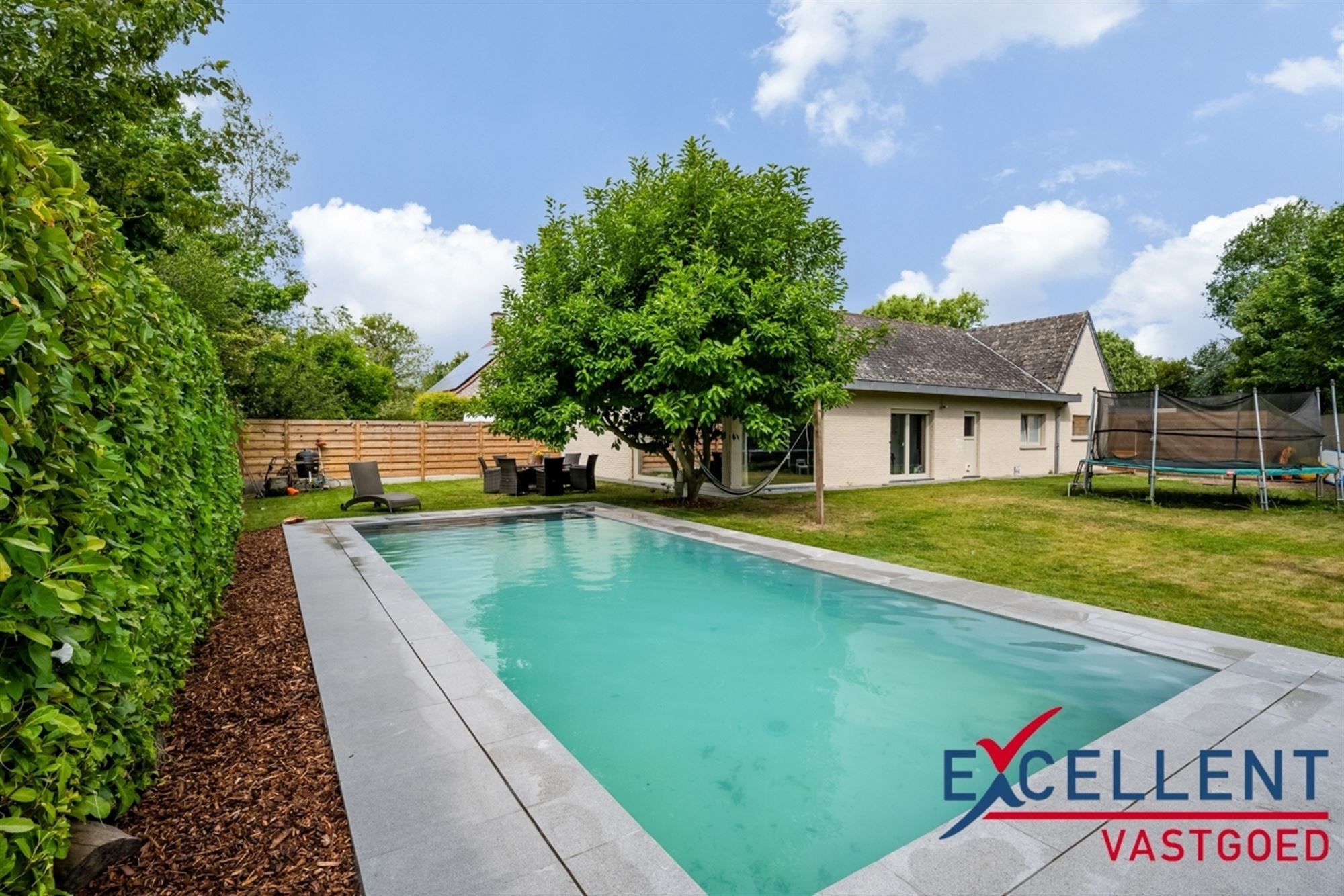 Gerenoveerde villa met uitbreidingspotentieel in De Pinte - foto 1