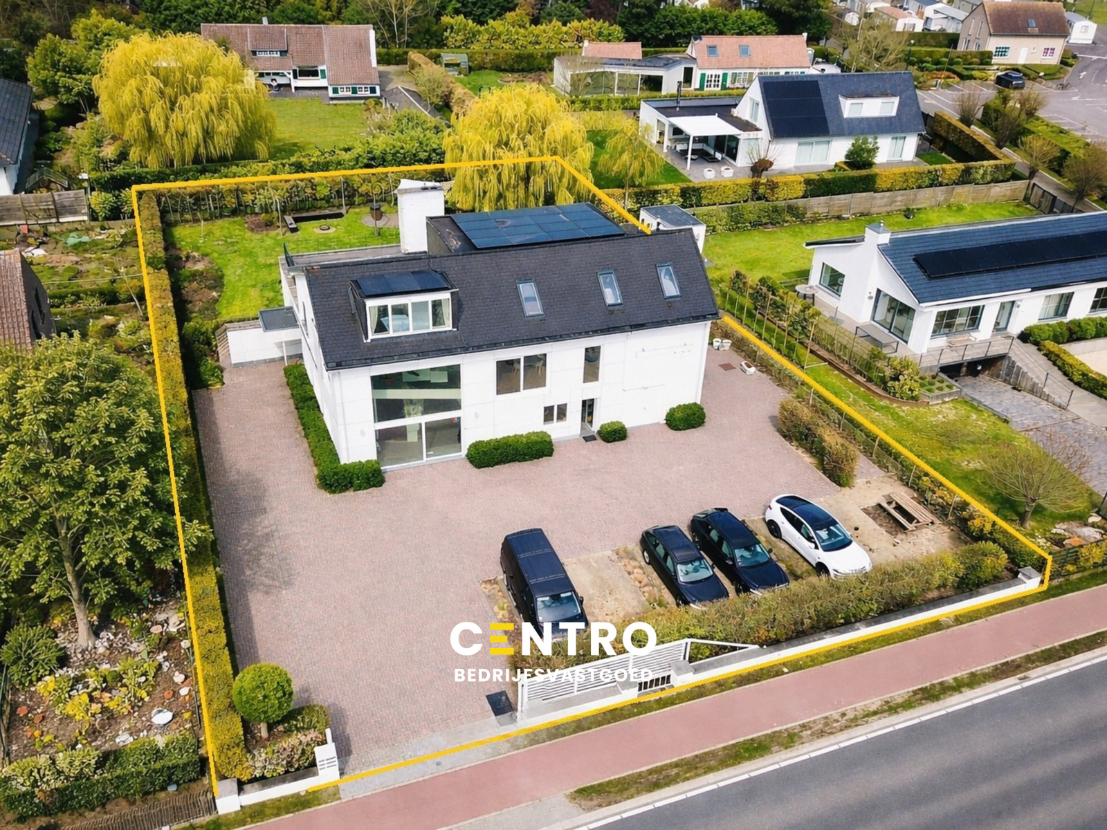 Modern en instapklaar WOON-WERKPAND met professionele ruimten, lichtrijk & ruim APPARTEMENT met zonneterras en aangelegde tuin. - foto 1