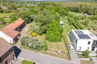 Deze bouwgrond is rustig gelegen in Neerijse (Huldenberg), in groene omgeving. Het perceel biedt de ideale kans om uw droomwoning te realiseren.Deze...