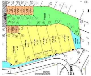 Dichtbij de Brugse Gentpoort vindt U ons nieuwbouwproject, bestaande uit 6 aaneengesloten woningen, 6 garages en 3 autostaanplaatsen.<br /><br />Totdat de woningen verkocht zijn worden deze garages of autostandplaatsen niet apart verkocht.
