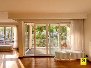 Charmant en ruim 3 slaapkamer appartement met zonnig terrasDit appartement op de 1ste verdieping van een gebouw met lift, geniet een centrale ligging...