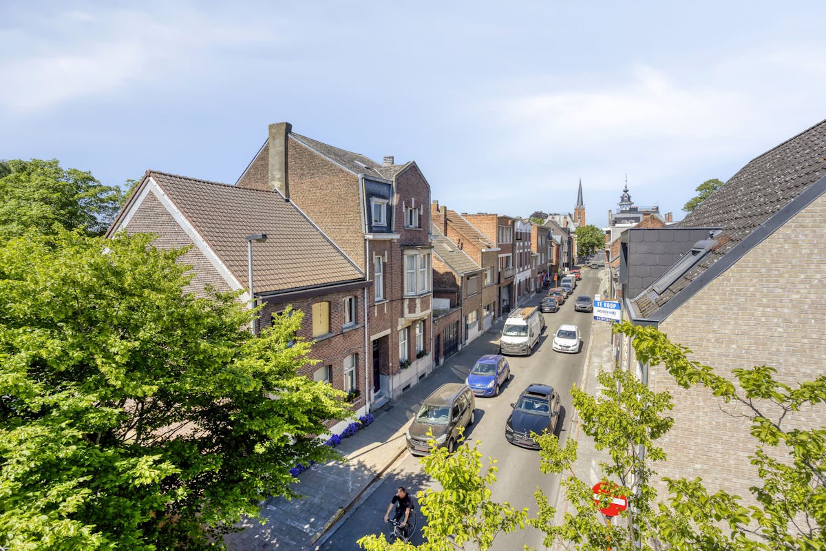 Ruim authentiek en te renoveren herenhuis in Terhagen - foto 4