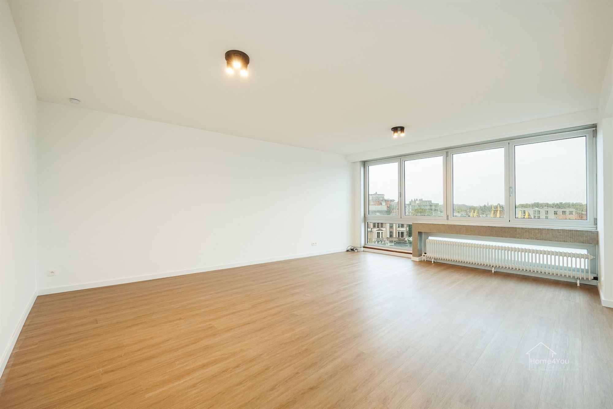 Ruim en gerenoveerd 3-slaapkamerappartement met 2 terrassen - foto 4
