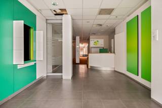 Dit veelzijdige commerciële pand is uitstekend gelegen in het centrum van Neeroeteren en biedt een ideale uitvalsbasis voor diverse...