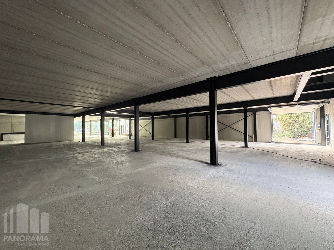 Commerciële ruimte van 1.870 m² met uitstekende visibiliteit - foto 4