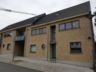 <strong>Appartement au rez-de-chaussée, avec une situation exellent près du centre de Zaventem.</strong><br /><br />Entrée avec placard, WC séparés, living (26,77m²) avec cuisine ouverte équipée, terrasse (12,5 m²), chambre à coucher (9 m²) avec placard et salle de douche.