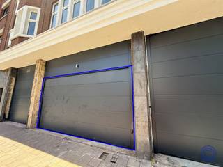 Informatie staanplaatsBent u het beu om steeds opnieuw naar een parkeerplaats te zoeken? Dan is deze ruime staanplaats van ca. 12,50m² (2,50x5,00) in...