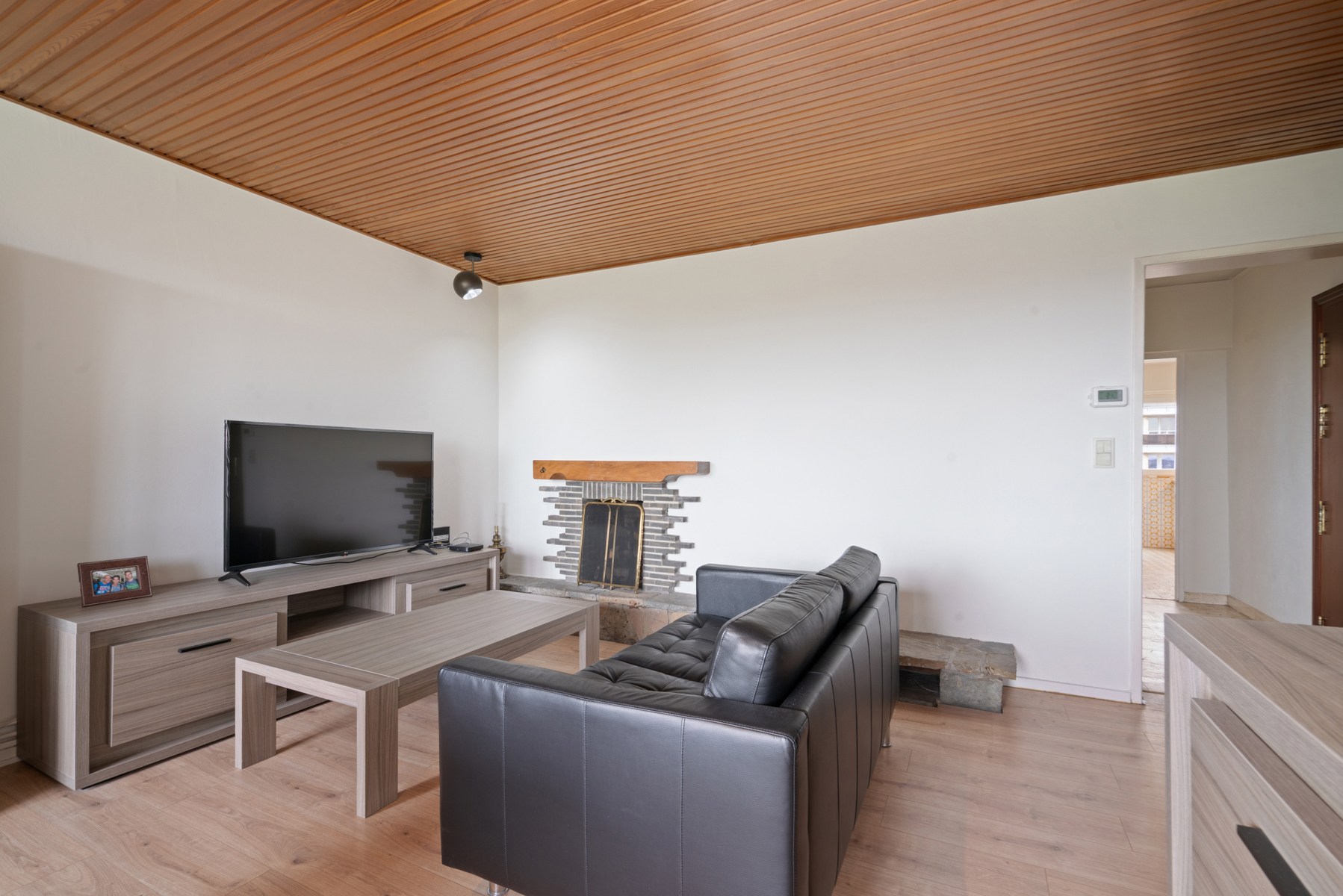 Lichtrijk appartement met twee slaapkamers te Anderlecht. - foto 4