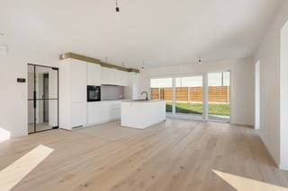 6 % BTW MOGELIJKDeze halfopen nieuwbouwwoning (3 slpks) met carport is gelegen in Kortemark.! PROMO: Wie in de maand maart 2026 aankoopt krijgt...