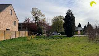 Dans la paisible Bremveldlaan se trouve ce terrain à bâtir d'une superficie de 394 m² pour un HOB.Pour plus d'info et les règles de construction,...