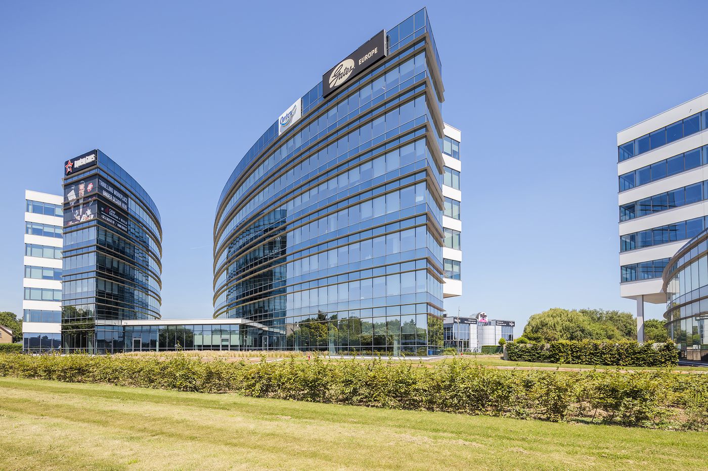 1.150 m² high-end kantoorruimte te huur, naast de E40 Aalst. - foto 2