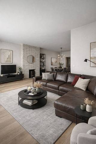 TE KOOP : Lier <br /><br />Goeie ligging : Dichtbij school, station , openbaar vervoer, winkels en verbindingswegen <br /><br />Halfopen bebouwing <br />Bouwjaar : 1967<br /><br />Grote L-vormige living<br />Eetkamer<br />Keuken<br />Hall<br />Kelder<br />4 slaapkamers <br />2 bureaus <br />Badkamer <br />2 wc’s<br />Garage<br />Grote tuin <br />Kruipruimte <br />Berging<br />EPC waarde : F<br />Asbestattest aanwezig<br />Renovatieproject <br />560 vierkante meter <br />