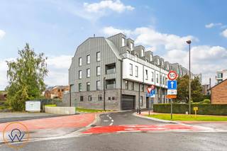 Ondergrondse staanplaats te koop. Gelegen in Residentie De Stroppen. Toegang tot de gehele parkeergarage dmv automatische poort. Lift in het...