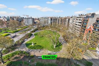 Dit riant penthouseappartement is gelegen op een gegeerde locatie te Oostende. Het pand bevindt zich in een groene omgeving op wandelafstand van...