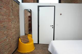 Op zoek naar een ruimte die groot genoeg is, veel lichtinval heeft en een unieke uitstraling biedt om helemaal je ding te kunnen doen?Dan is deze...