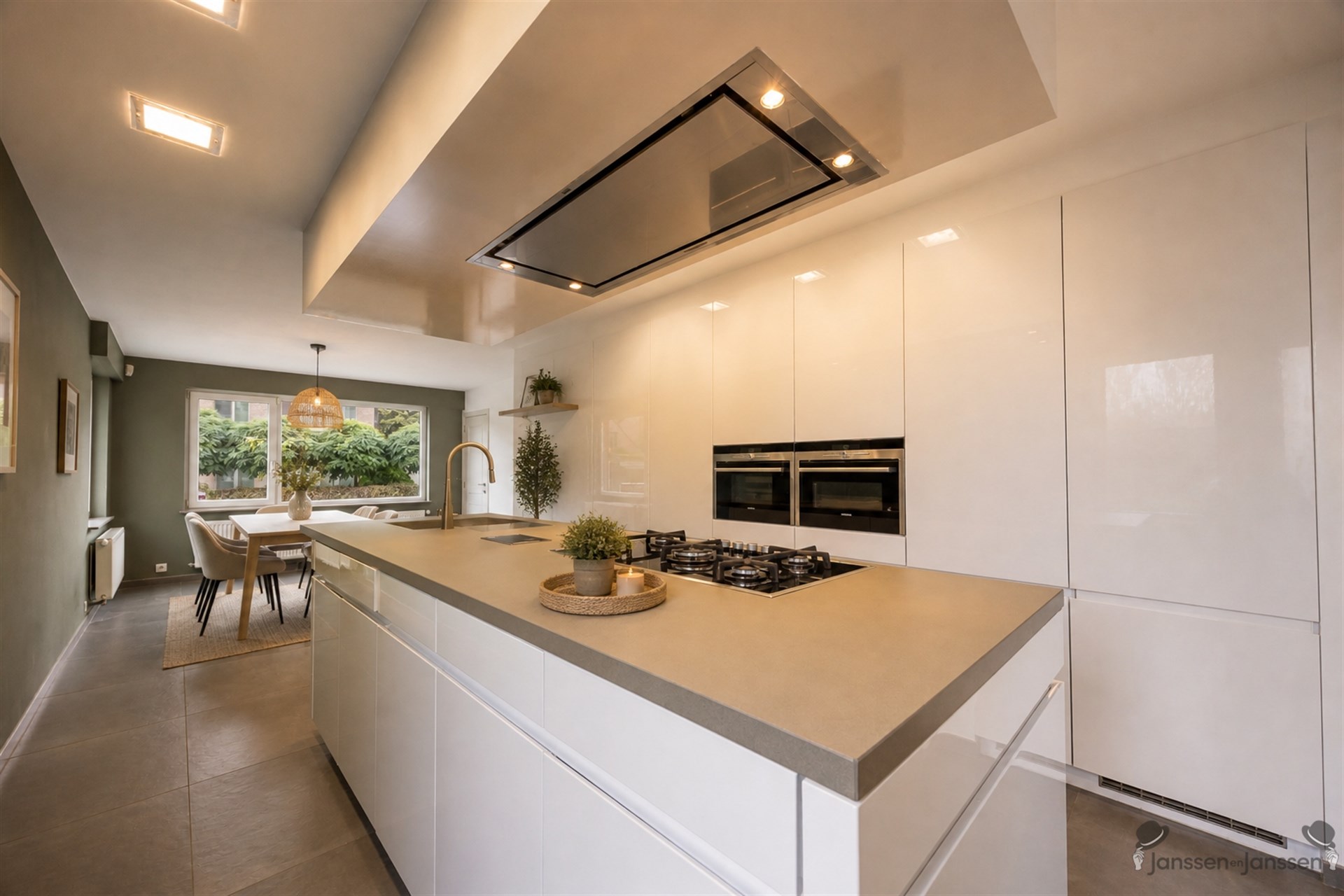 gerenoveerde woning met ruim magazijn  - foto 5