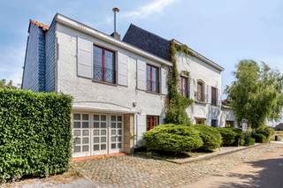 À vendre – Villa exclusive avec 7 chambres et 5 salles de bains à Nossegem Adresse : Erpsestraat 83, 1930 Nossegem – Prix demandé : 749.000 €...