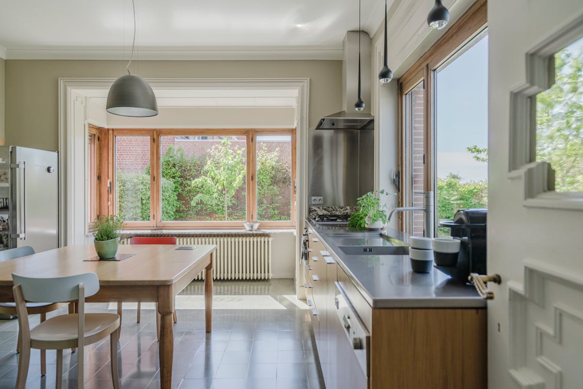 Karaktervolle burgerwoning met charmante tuin in Wevelgem - foto 5