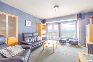 Cet appartement meubleé, situé au neuvième étage de la résidence Sun Beach, offre une combinaison unique d'espace, de luminosité et d'une...