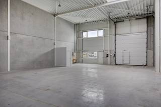 Deze KMO-unit (B4) te koop biedt 216 m² aan flexibele ruimte en beschikt over twee privé parkeerplaatsen. Deze unit maakt deel uit van het...