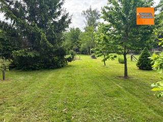 <p><span>Bouwgrond te koop in Kessel-Lo</span></p><p><span> </span></p><p><span>Droom je ervan om je eigen woning volledig naar jouw smaak te realiseren? Dan begint alles bij de juiste bouwgrond.</span></p><p><span> </span></p><p><span>Deze bouwgrond biedt alles wat je zoekt: een rustige straat, een aangename buurt, een prachtig groen uitzicht en een uitstekende ligging waar je zowel van de nabijheid van de stad als van de rust van de natuur geniet.</span></p><p><span> </span></p><p><span>Een unieke kans op een toplocatie in Kessel-Lo.</span></p><p><span> </span></p><p><span>Interesse? Neem vandaag nog contact op voor meer informatie of een persoonlijke toelichting.</span></p>