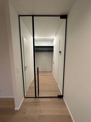 Modern en duurzaam appartement op de tweede verdieping, midden in het kasteelpark de Potuit, omgeven door een landschappelijke tuin.Het appartement...