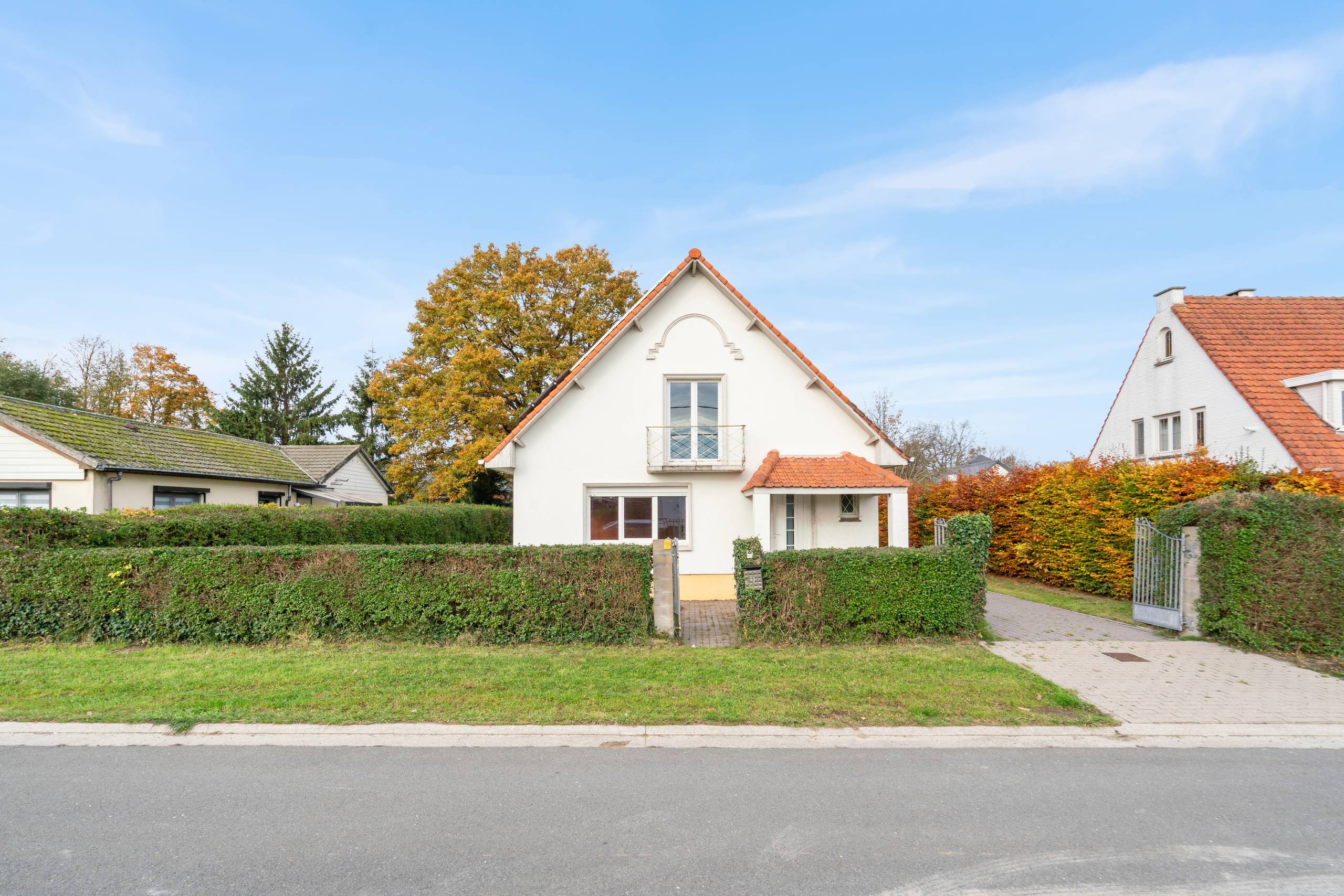 Ruime woning met potentieel in rustige residentiële wijk - foto 1