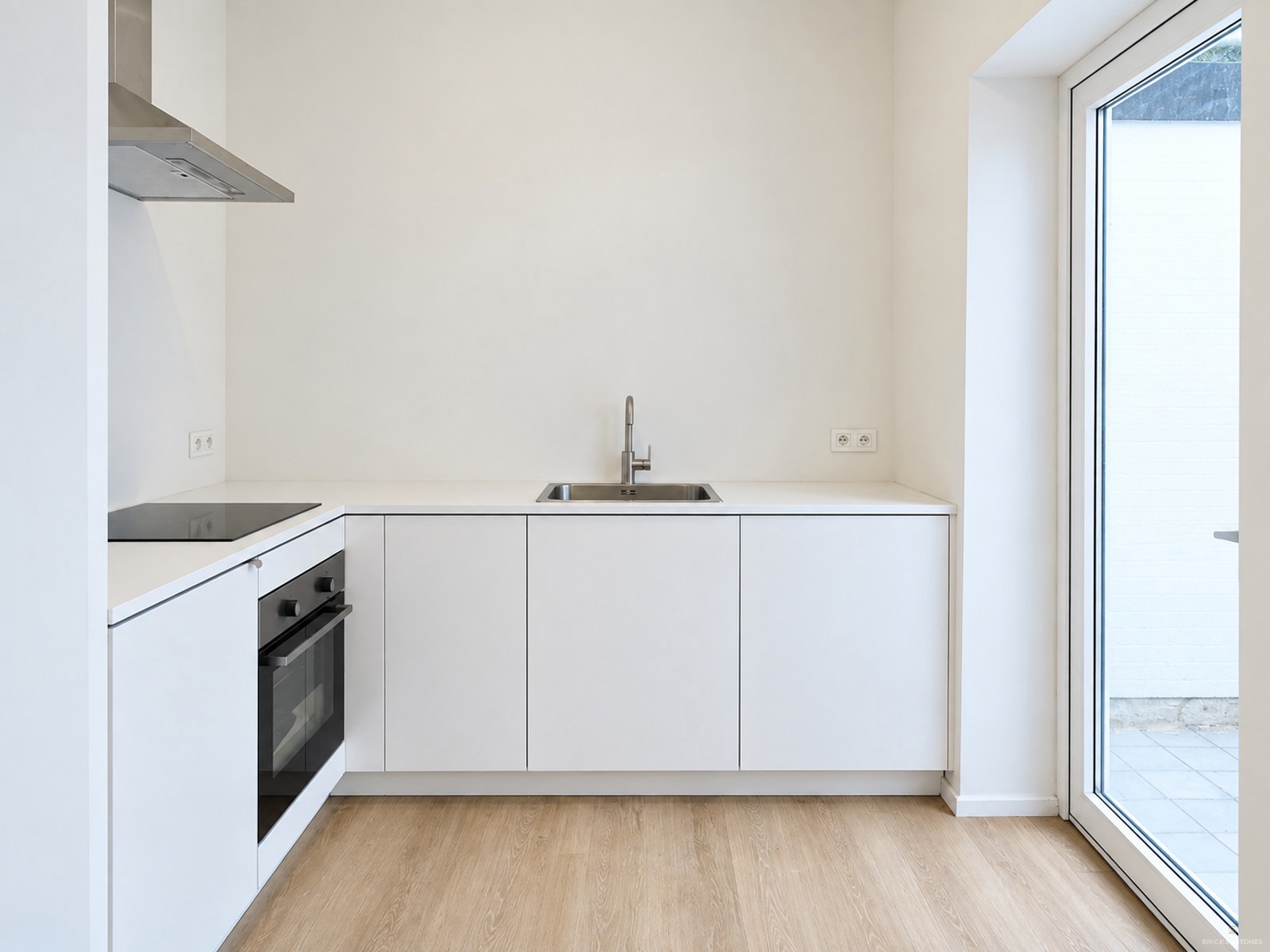 Smaakvol gerenoveerd commercieel gelijkvloers - foto 5