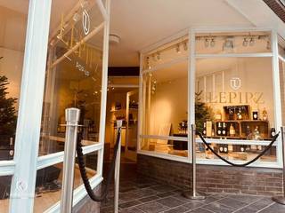 PLUSPUNTEN:- Alle appartementen zijn verhuurd- Géén renovatieplicht appartementen- Gunstige ligging residentieel én commercieelOntdek deze unieke...