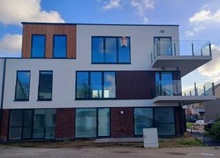 ++CONTACTEER ONS VOOR MEER INFO EN BEZOEK++ 0475 87 19 19 ++ INFO@DENDERIMMO.BE ++WWW.DENDERIMMO.BEIn residentie 'Kluizenbos', rustig maar centraal...