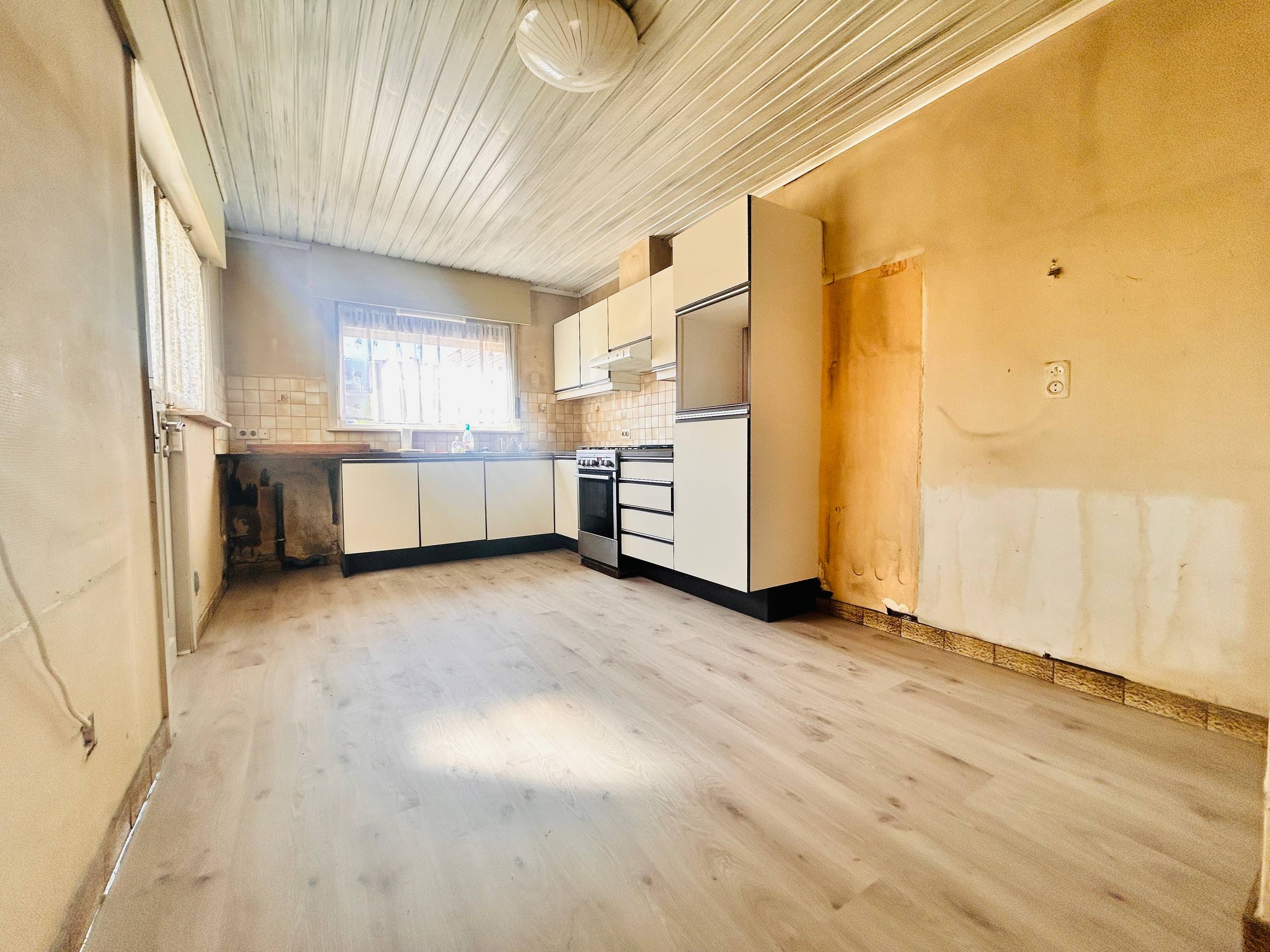 Ruime woning met 4 slaapkamers en ruime garage op 400m² - foto 5