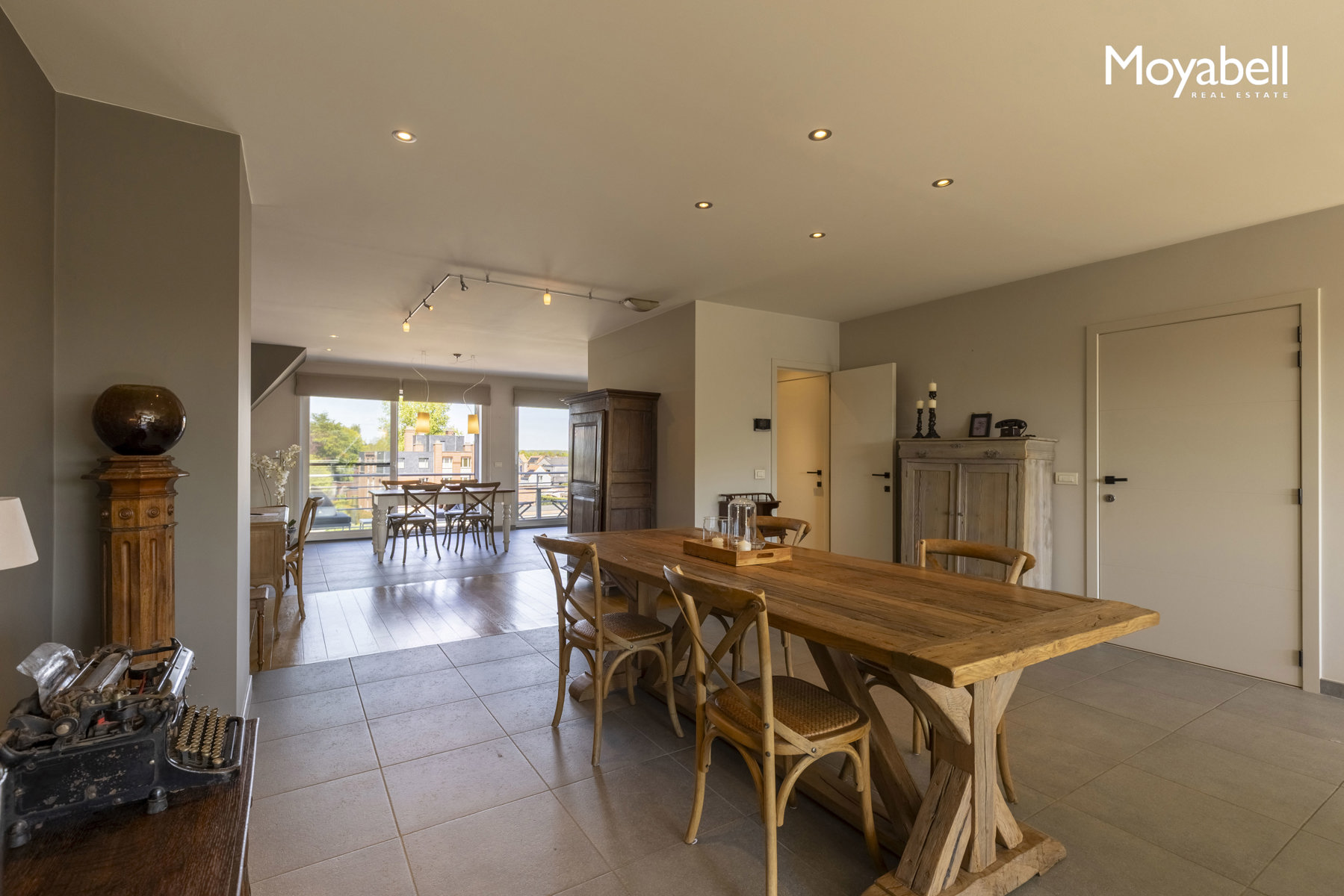 Exclusieve volledig gemeubelde penthouse met grote terrassen en garage  - foto 4