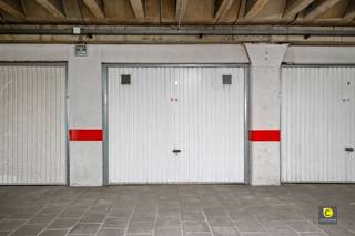 Appartement spacieux et lumineux avec 4 SLPKS, 3 BDKS, 2 terrasses et vues panoramiques !Ce grand appartement, avec un excellent EPC A et plein de...