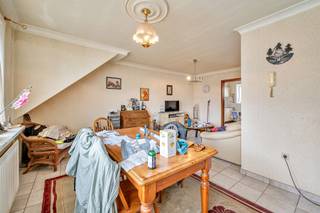 TE KOOP GERAARDSBERGENWonen in het hart van Moerbeke? Dit op te frissen appartement op de tweede verdieping biedt je alle comfort in een rustige en...