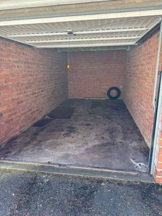 Te koop – Rendabel garagebox-complex in hartje TurnhoutUnieke investeringsopportuniteit met onmiddellijk rendement.In het centrum van Turnhout bieden...