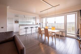 Ruim en instapklaar appartement gelegen op de 9de verdieping van een verzorgd en residentieel gebouw!Het appartement is gelegen in de nabijheid van...