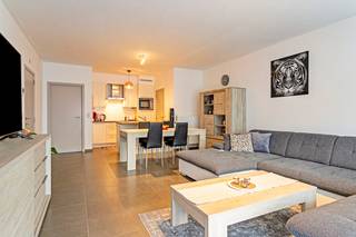 Dit ruime twee slaapkamer appartement te huur in het centrum van Wielsbeke is een echte topper. Het gezellig gelijkvloers appartement werd...