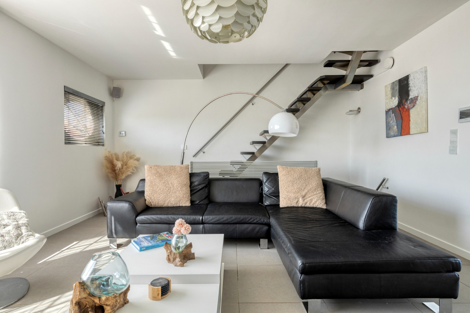 Mooie bel-etage woning van 234 m² bew.opp. op 344 m² grond. - foto 2