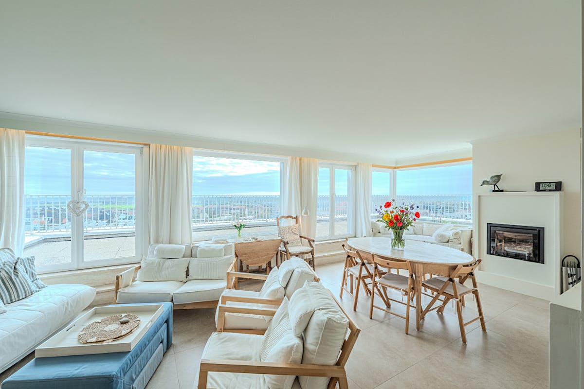 Exclusive 4 bedroom penthouse with stunning sea views! - photo 3