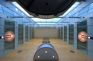 Office building located in a clearly visible location along Boulevard Leopold III, between the airport and Brussels center. Located next to a...