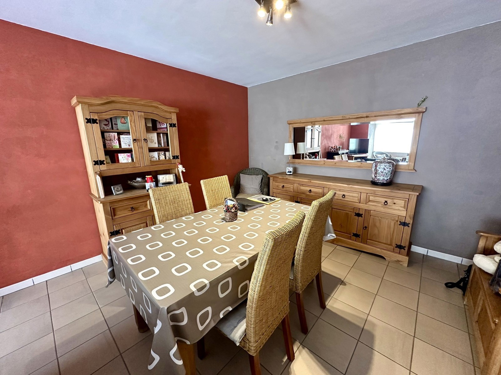 Appartement met 2 slaapkamers en garage te Denderleeuw - foto 4