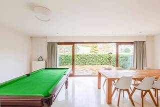 Dit instapklare appartement van +/- 138 m² is gelegen in een kleinschalig gebouw van slechts twee appartementen en bevindt zich op een...