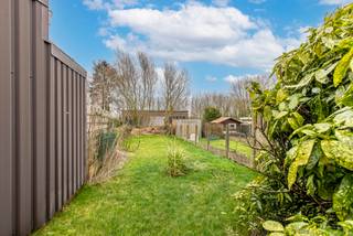 Bouwgrond voor een gesloten bebouwing te Dilbeek - ééngezinswoning of meergezinswoning voor 2 appartementenDeze bouwgrond geniet een oppervlakte van...