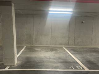 Wezembeek-Oppem - In een gebouwencomplex gelegen in het nieuwe centrum van Wezembeek-Oppem, ondergrondse parkeerplaats met een diepte van +/-4m en...