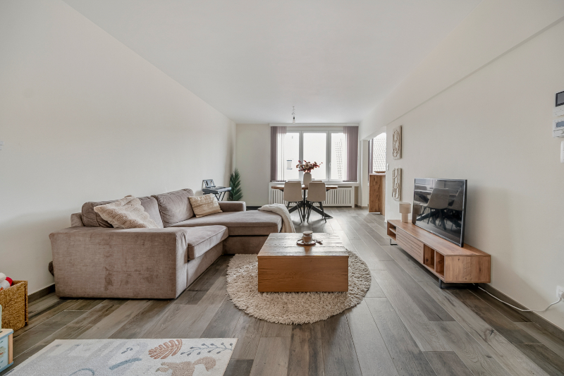 PRACHTIG LICHTRIJK  VOLLEDIG GERENOVEERD APPARTEMENT - photo 3