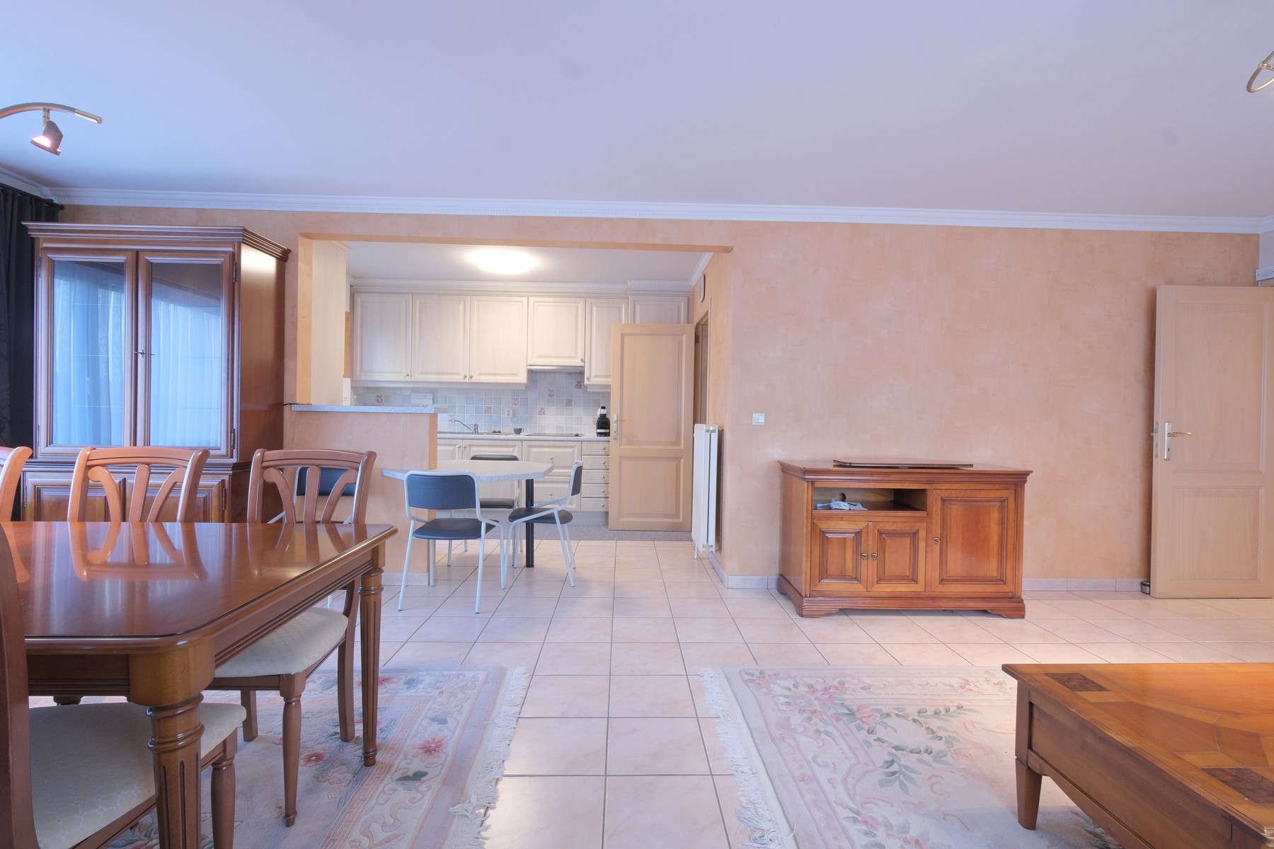 Lichtrijk en ruim appartement - foto 4